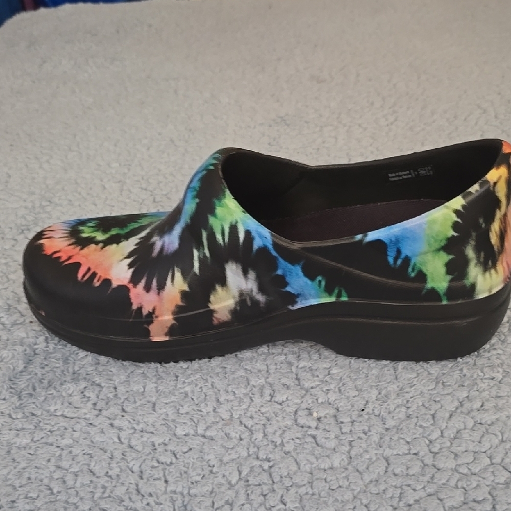 Colorful Tie-Dye Women's Shoe